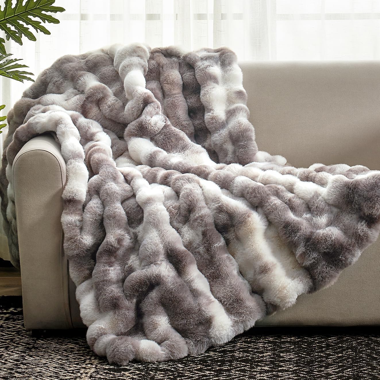 Cozy Bubble Plush Throw